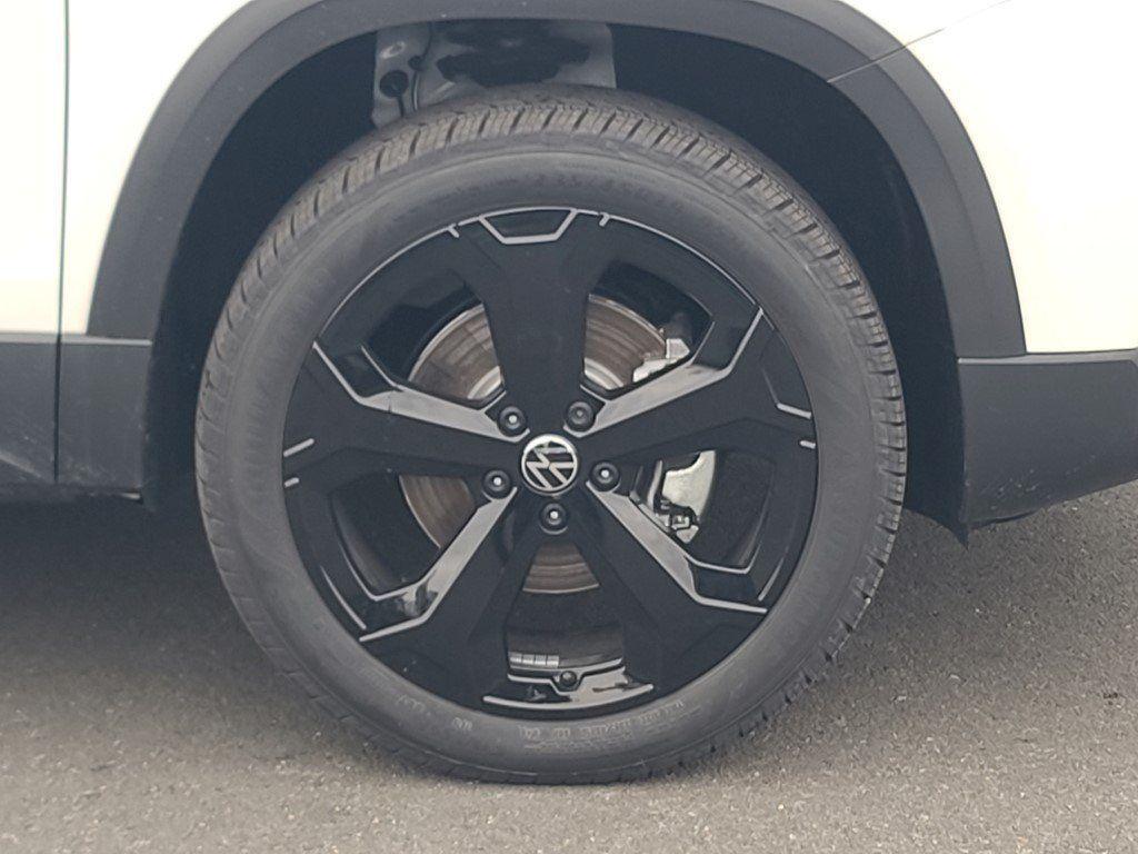 new 2026 Volkswagen Taos car, priced at $33,123
