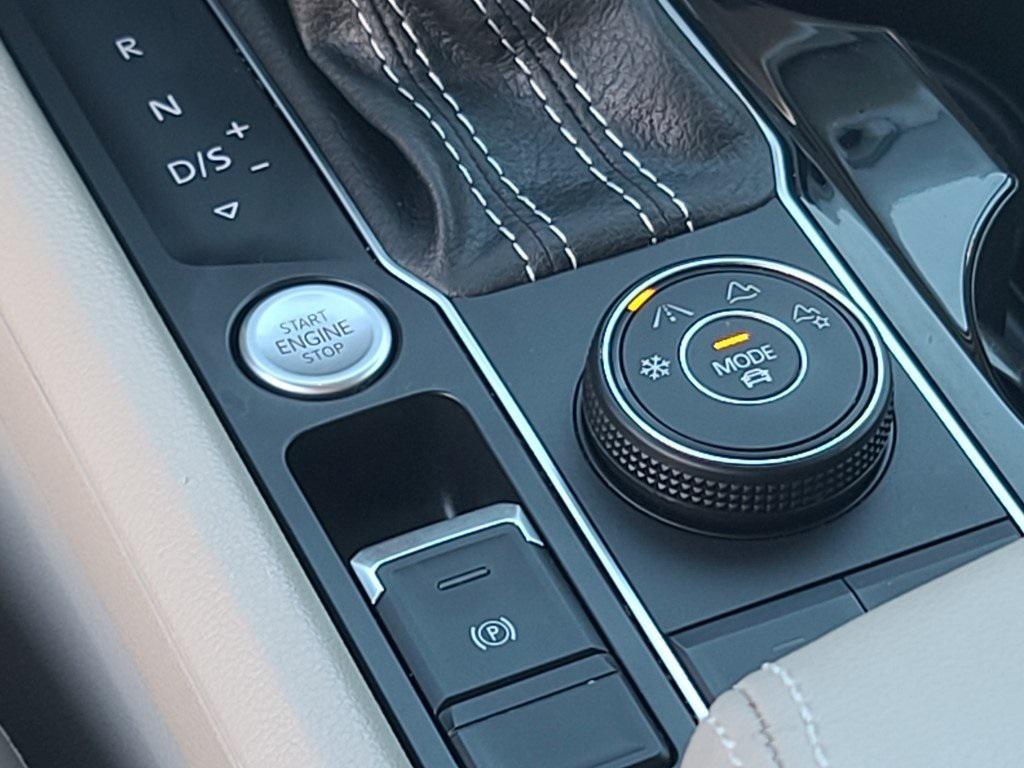 used 2023 Volkswagen Atlas car, priced at $33,400