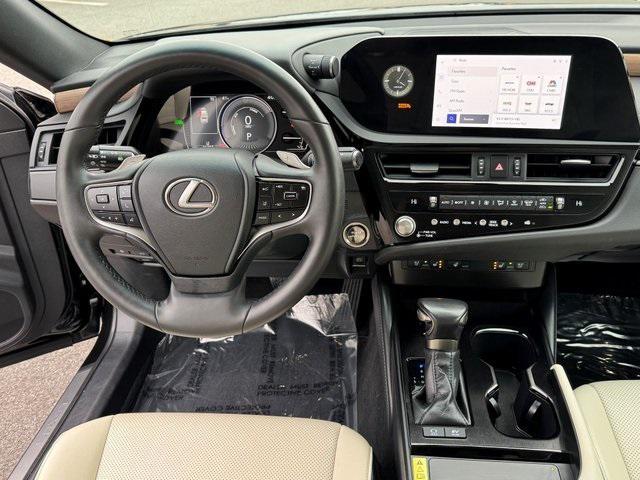 used 2023 Lexus ES 300h car, priced at $36,400