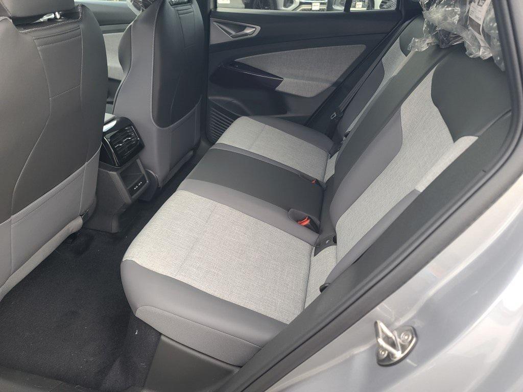 new 2025 Volkswagen ID.4 car, priced at $40,635