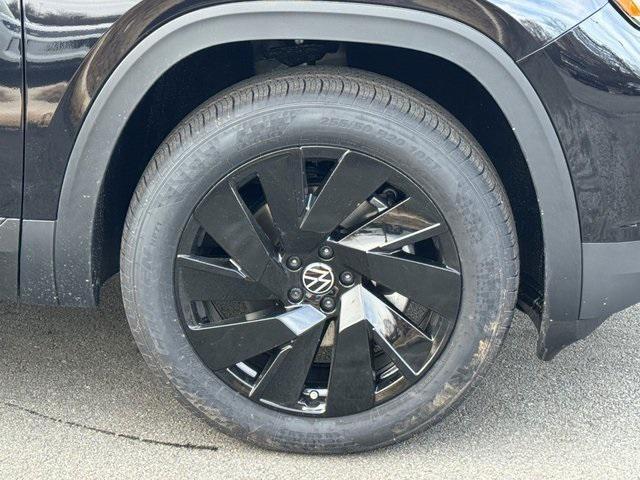 new 2026 Volkswagen Atlas car, priced at $44,387