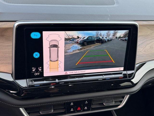 new 2026 Volkswagen Atlas car, priced at $44,387