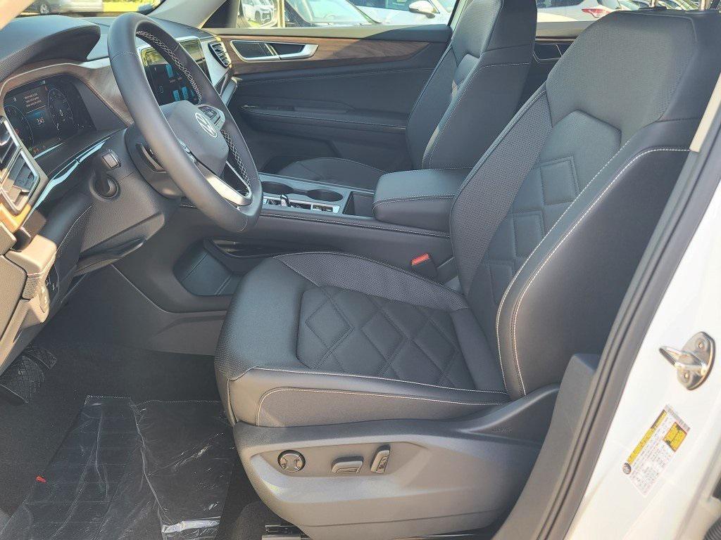 new 2026 Volkswagen Atlas car, priced at $39,365