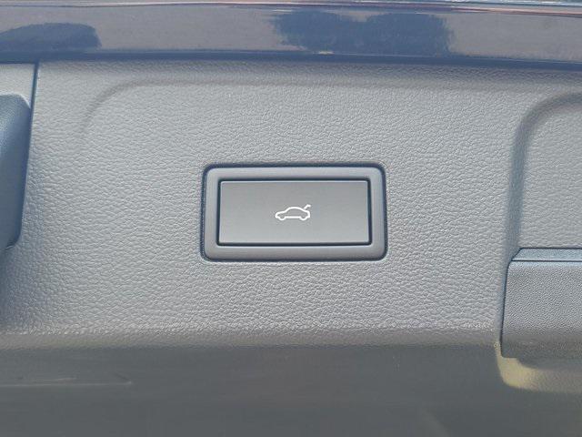 new 2026 Volkswagen Atlas car, priced at $44,265