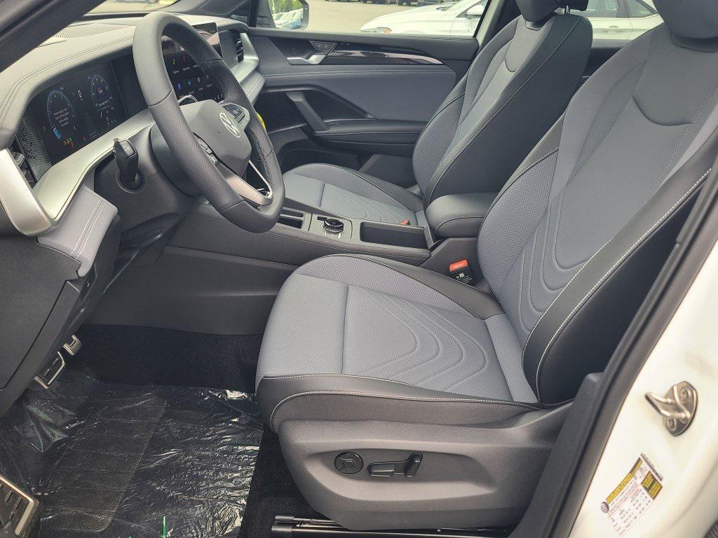 new 2025 Volkswagen Tiguan car, priced at $35,015