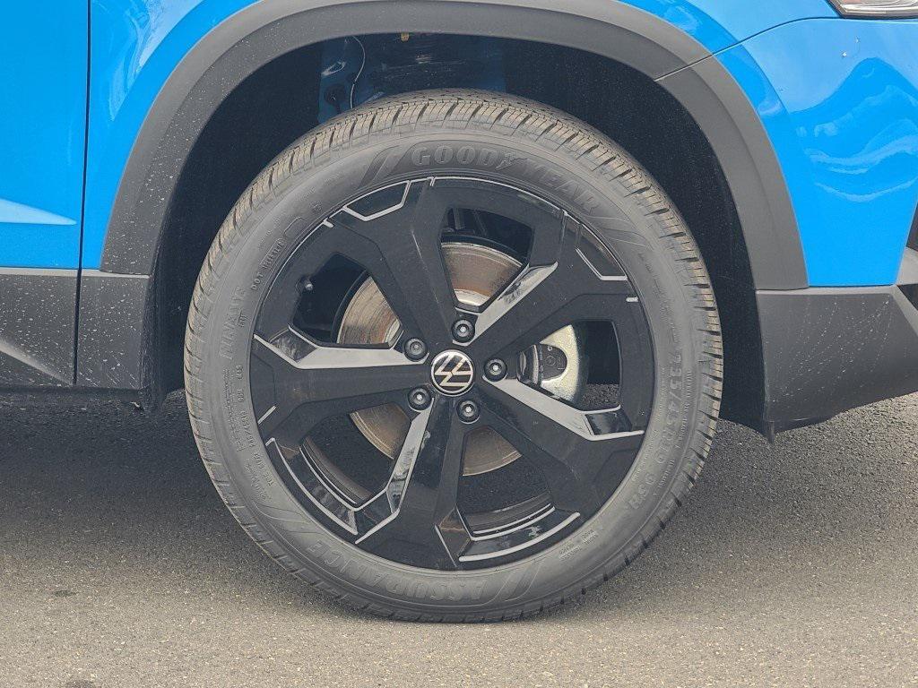 new 2026 Volkswagen Taos car, priced at $33,560