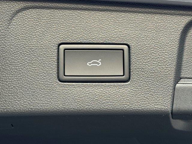 new 2026 Volkswagen Atlas car, priced at $47,151