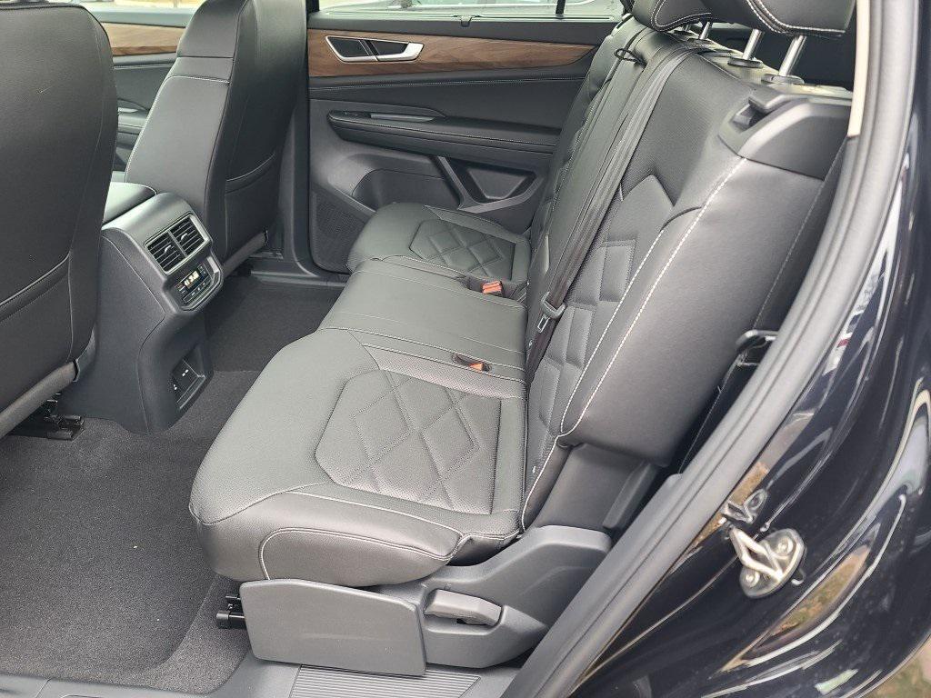 new 2026 Volkswagen Atlas car, priced at $43,388