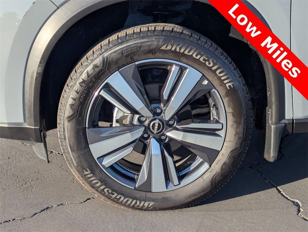 used 2024 Nissan Rogue car, priced at $27,995