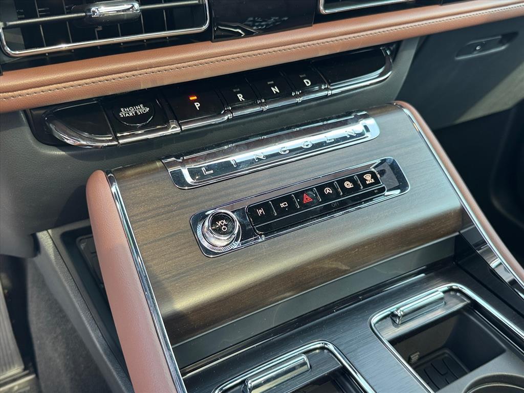 new 2025 Lincoln Aviator car, priced at $73,858
