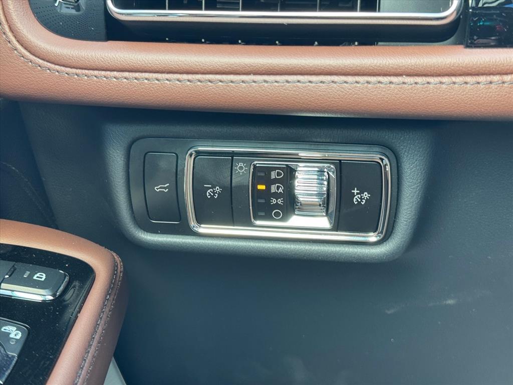 new 2025 Lincoln Aviator car, priced at $73,858