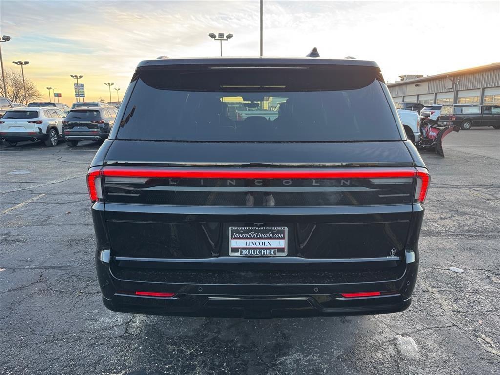 new 2025 Lincoln Navigator car, priced at $107,002
