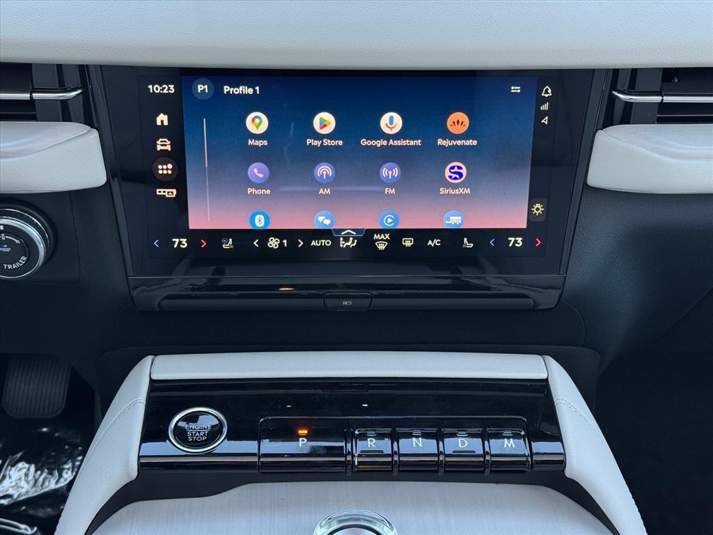 new 2025 Lincoln Navigator car, priced at $103,720