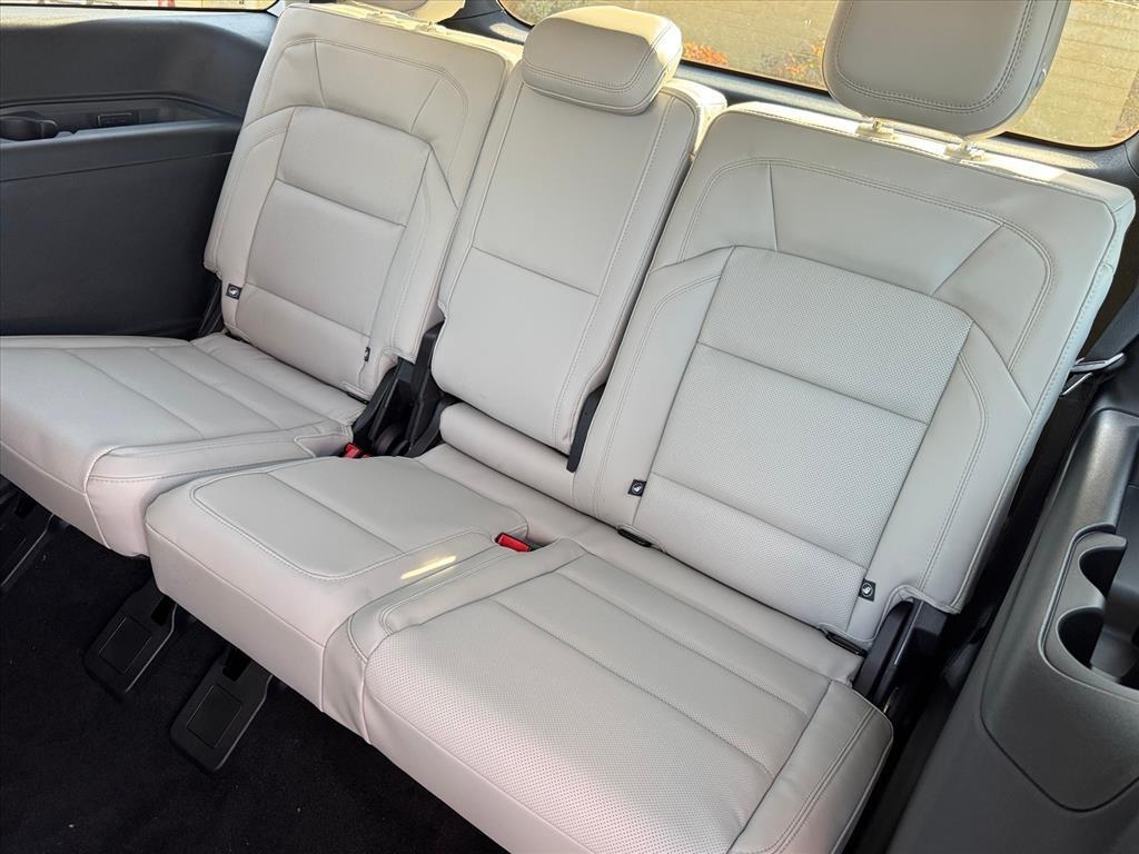 new 2025 Lincoln Navigator car, priced at $103,720