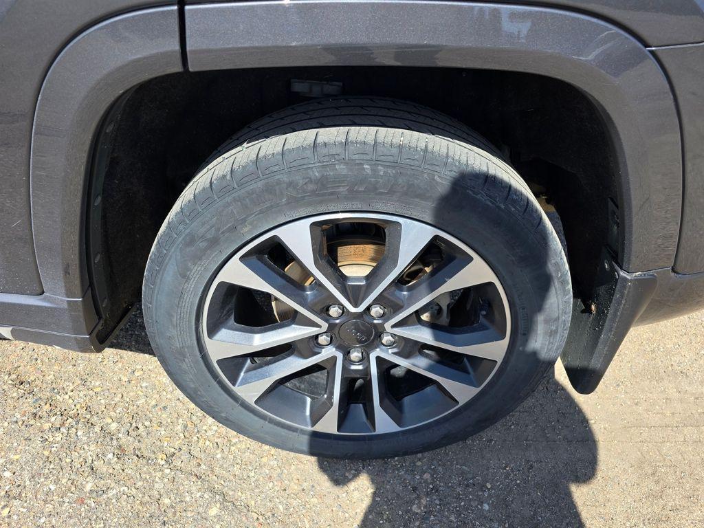 used 2022 Jeep Grand Cherokee car, priced at $33,794