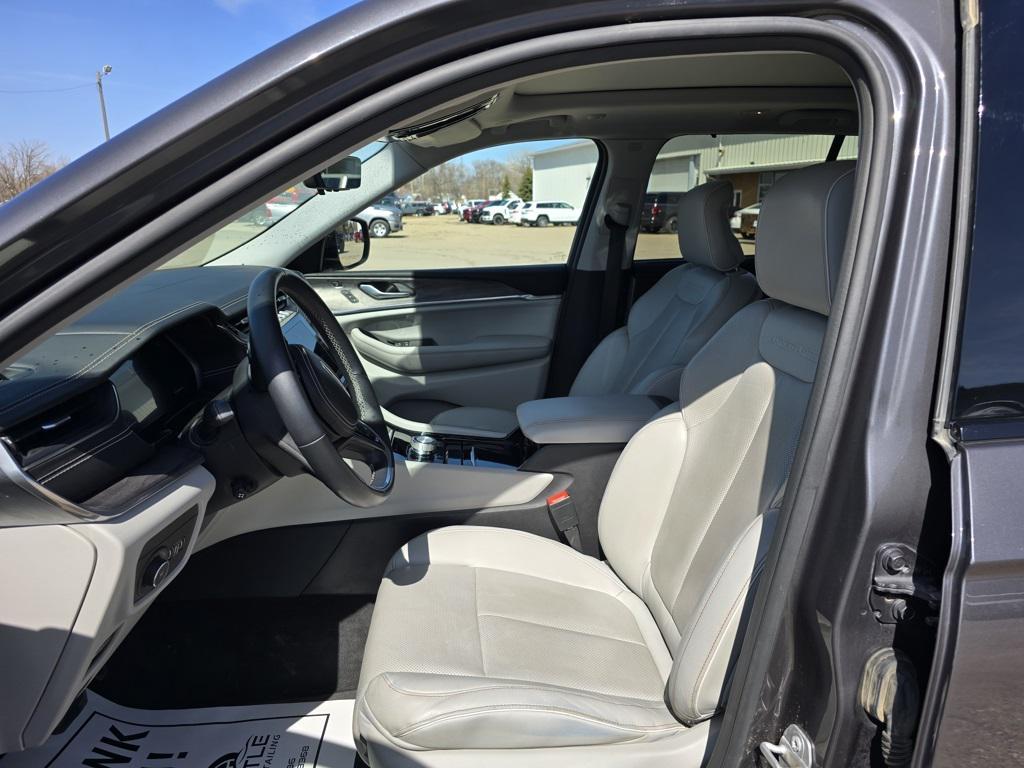 used 2022 Jeep Grand Cherokee car, priced at $33,794