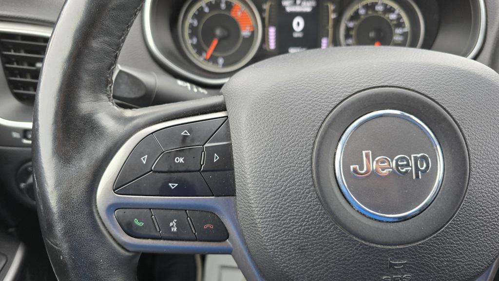 used 2019 Jeep Cherokee car