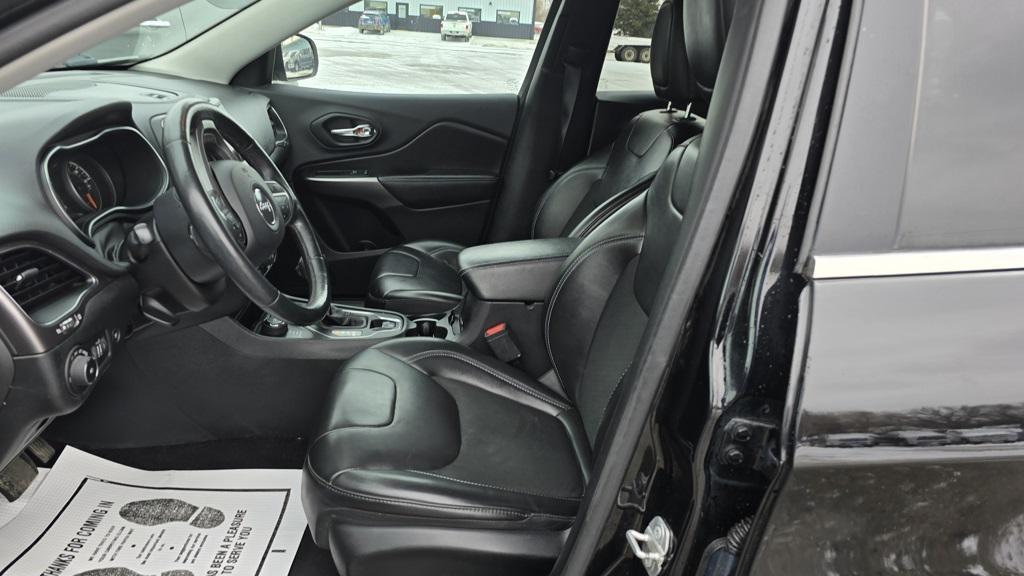 used 2019 Jeep Cherokee car