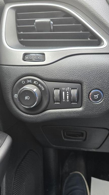 used 2019 Jeep Cherokee car