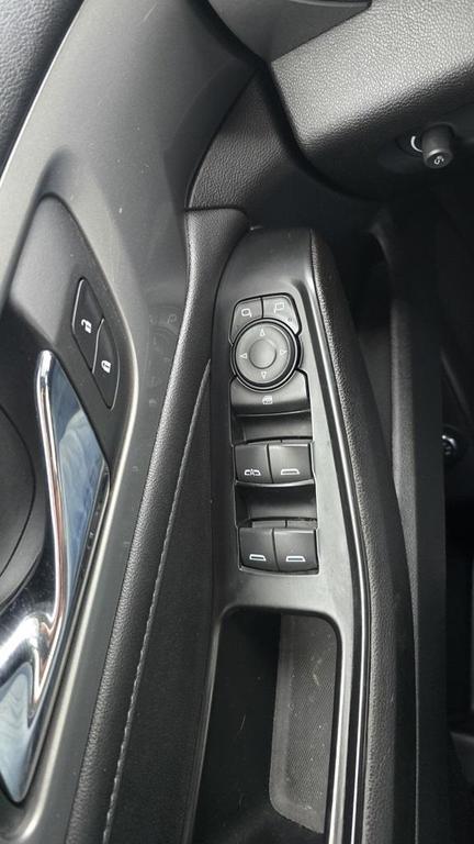 used 2023 Chevrolet Traverse car, priced at $27,995