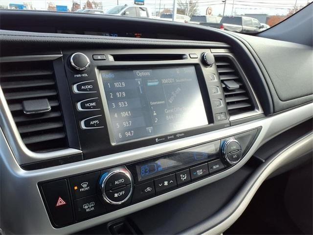 used 2019 Toyota Highlander car, priced at $29,842