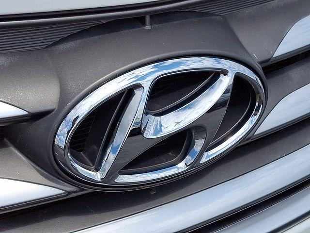 used 2018 Hyundai Santa Fe Sport car, priced at $15,995
