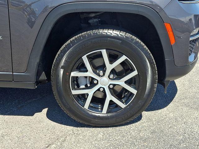 used 2025 Jeep Grand Cherokee car, priced at $41,695