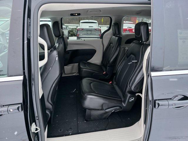 used 2023 Chrysler Pacifica car, priced at $24,999