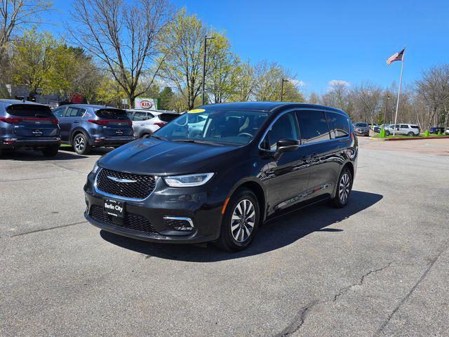 used 2023 Chrysler Pacifica Hybrid car, priced at $27,798