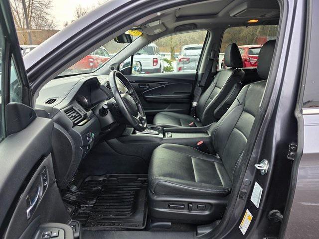 used 2022 Honda Pilot car, priced at $30,999