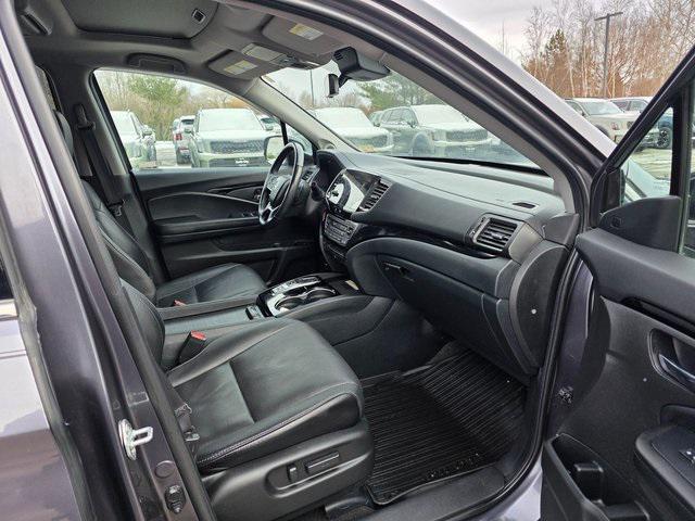 used 2022 Honda Pilot car, priced at $30,999