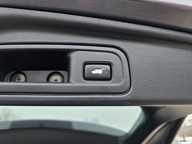 used 2022 Honda Pilot car, priced at $30,999