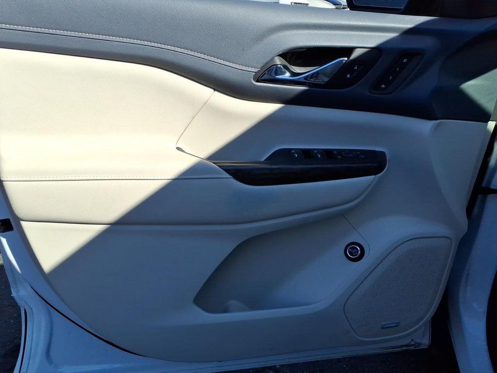 used 2023 GMC Acadia car, priced at $36,935