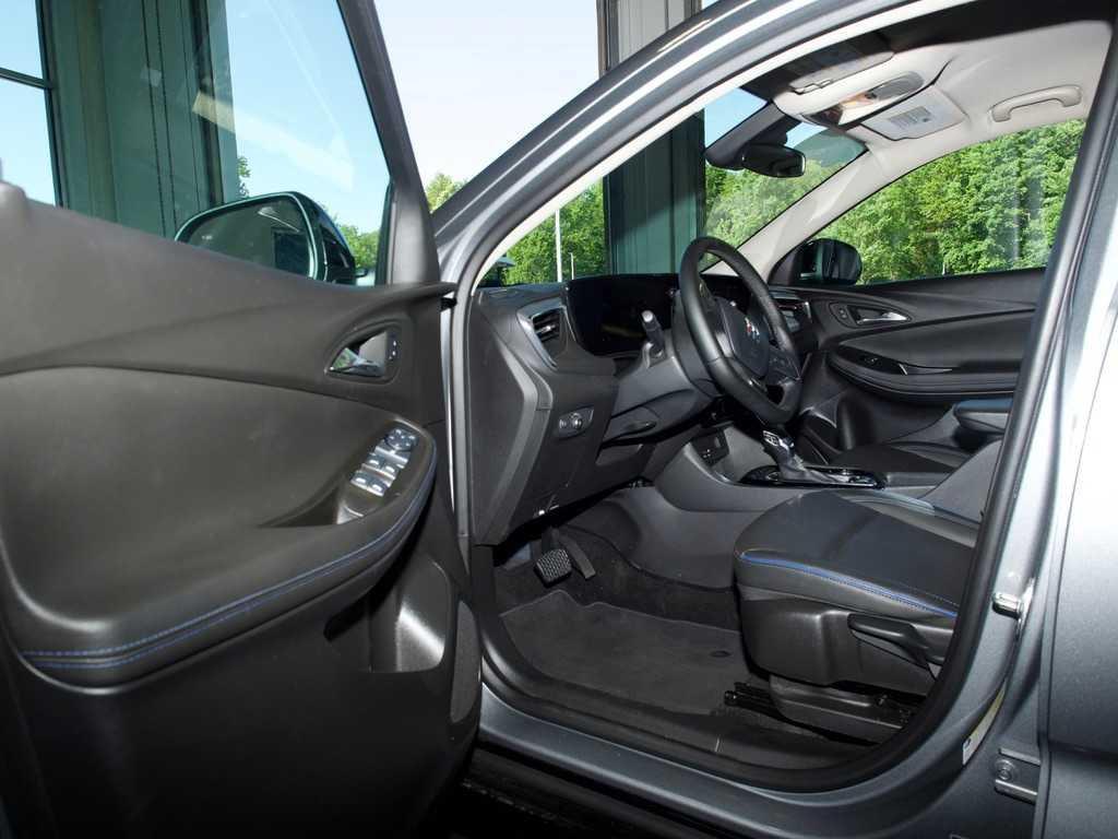 used 2025 Buick Encore GX car, priced at $26,533