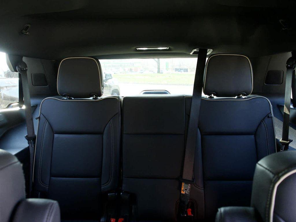 used 2025 GMC Yukon car, priced at $65,533