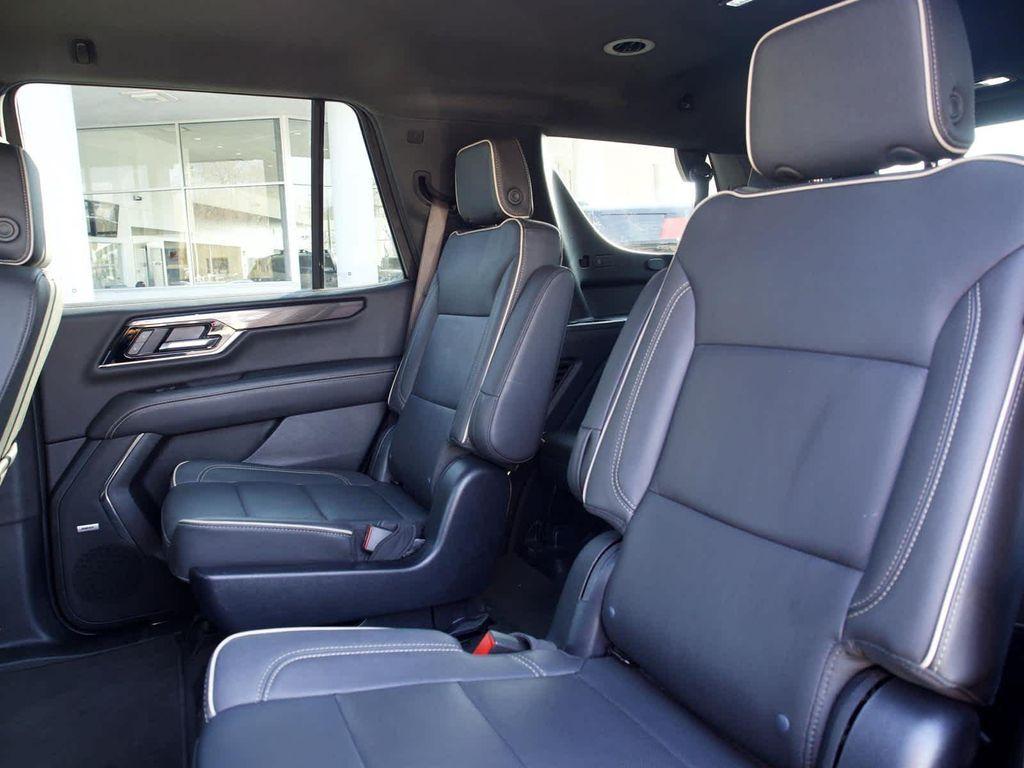 used 2025 GMC Yukon car, priced at $65,533