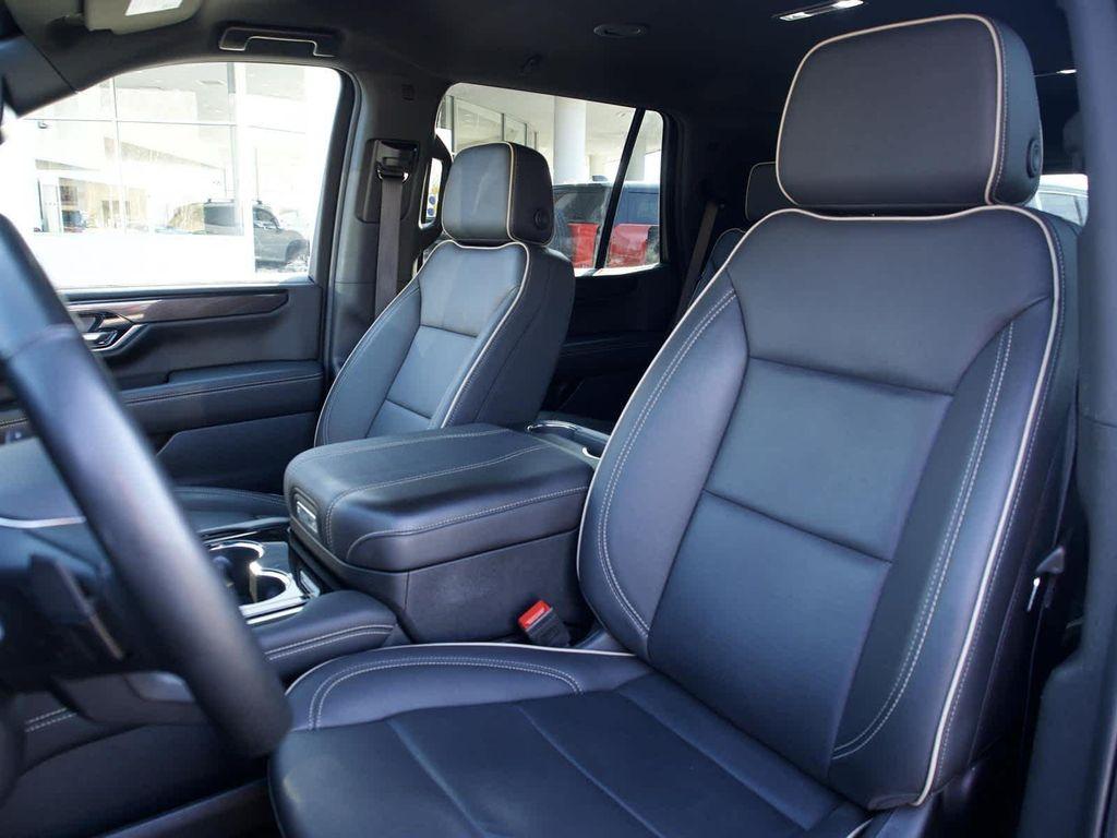 used 2025 GMC Yukon car, priced at $65,533