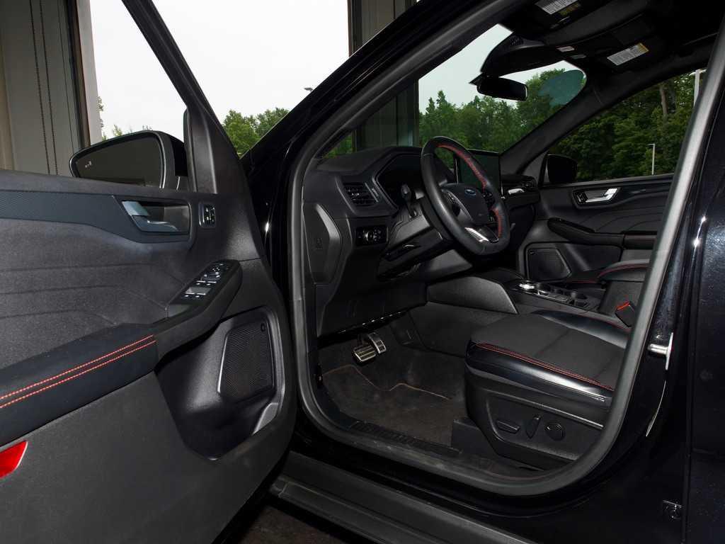 used 2023 Ford Escape car, priced at $27,533