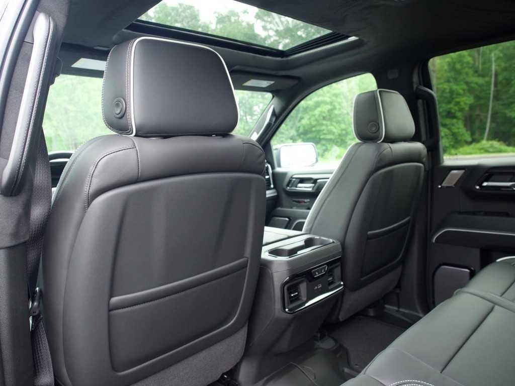 new 2026 GMC Sierra 1500 car, priced at $79,327