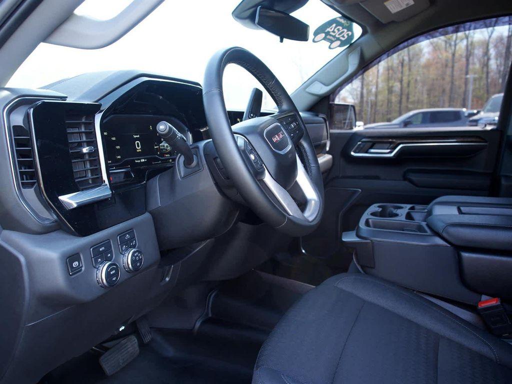 used 2024 GMC Sierra 1500 car, priced at $40,533