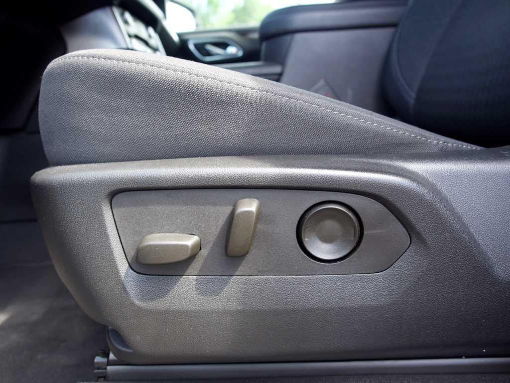used 2024 GMC Yukon car, priced at $52,533