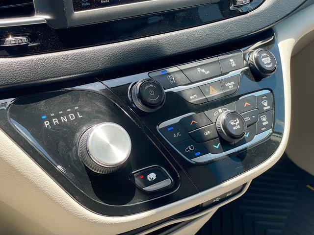 used 2018 Chrysler Pacifica car, priced at $11,500