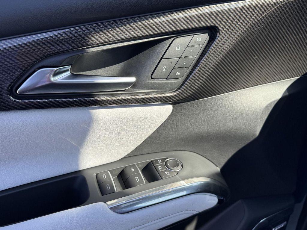 new 2026 Chevrolet Traverse car, priced at $54,926