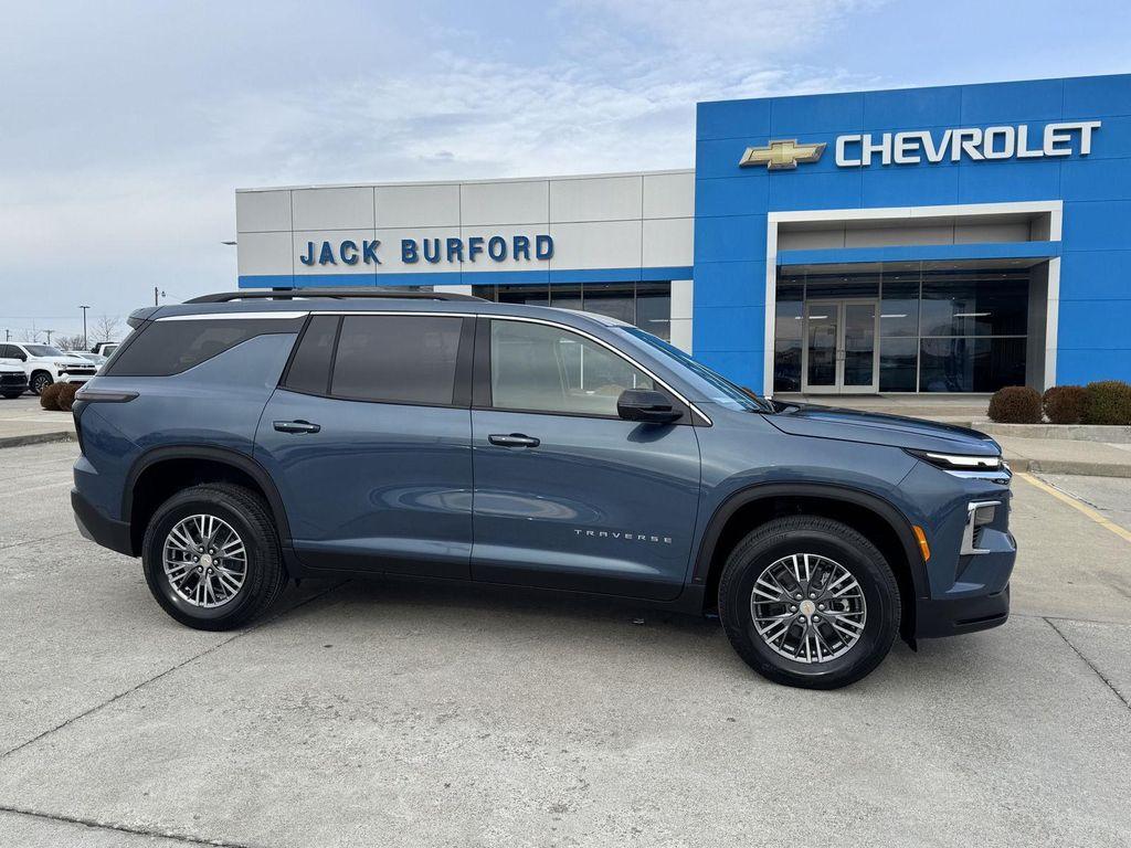 new 2026 Chevrolet Traverse car, priced at $41,226