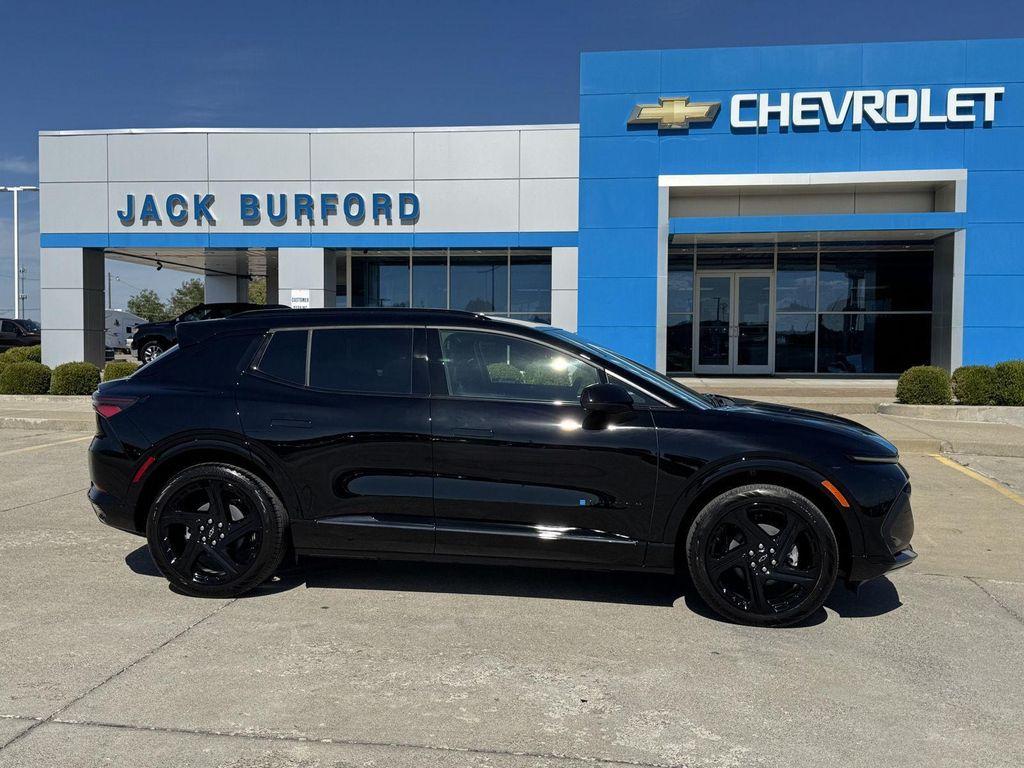 new 2026 Chevrolet Equinox EV car, priced at $32,076