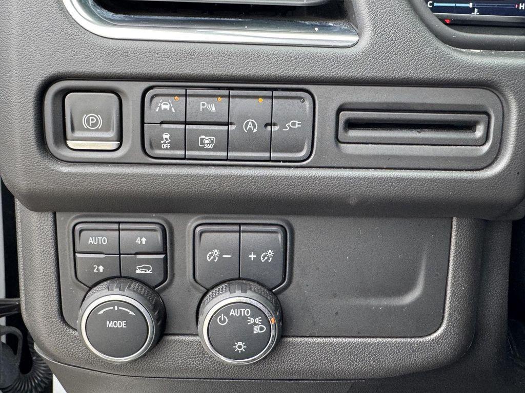 used 2022 Chevrolet Tahoe car, priced at $39,000