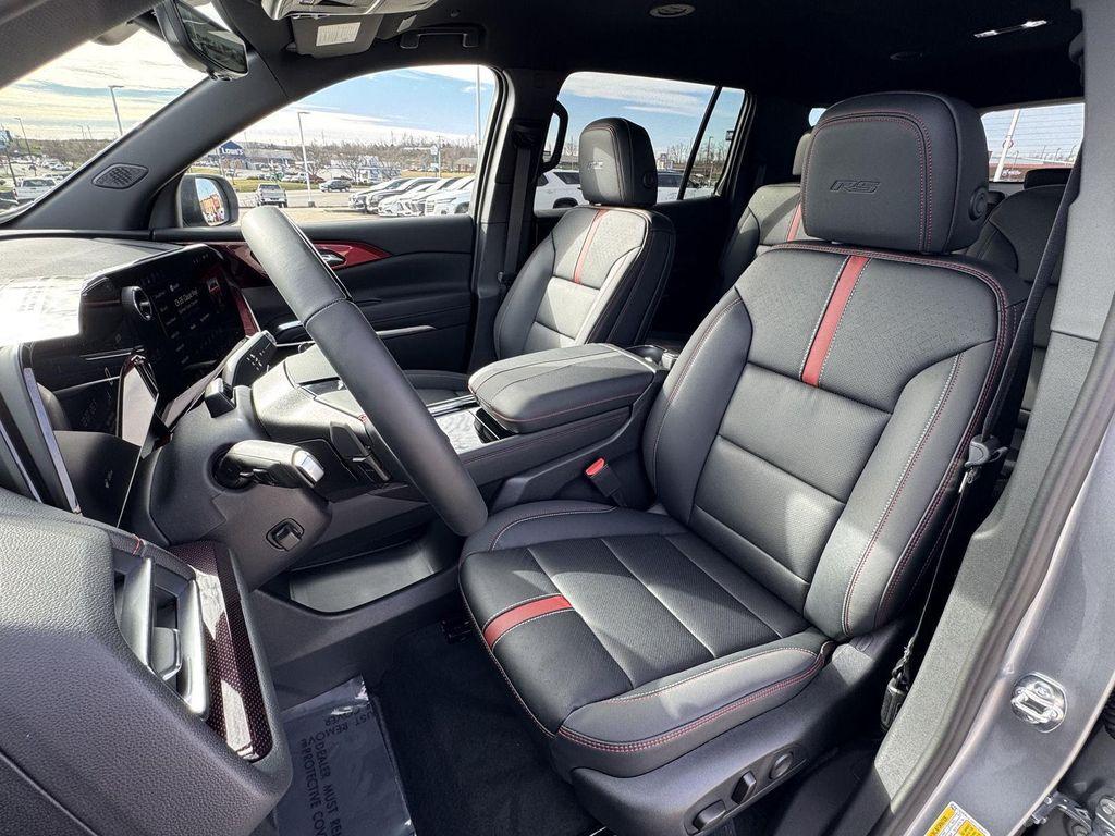 new 2026 Chevrolet Traverse car, priced at $54,326