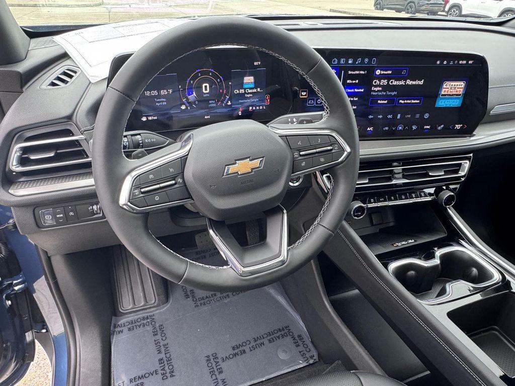 new 2026 Chevrolet Traverse car, priced at $44,025