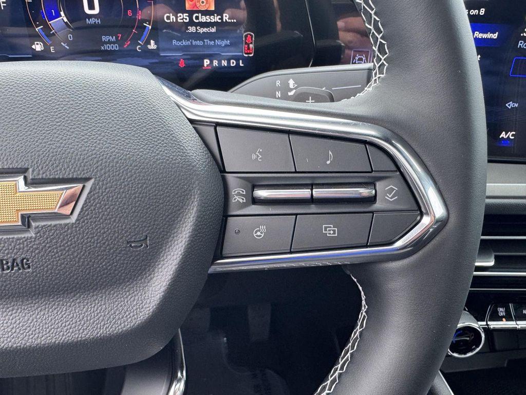 new 2026 Chevrolet Traverse car, priced at $44,025