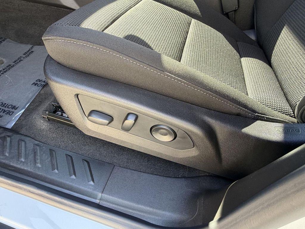 new 2026 Chevrolet Colorado car, priced at $34,625